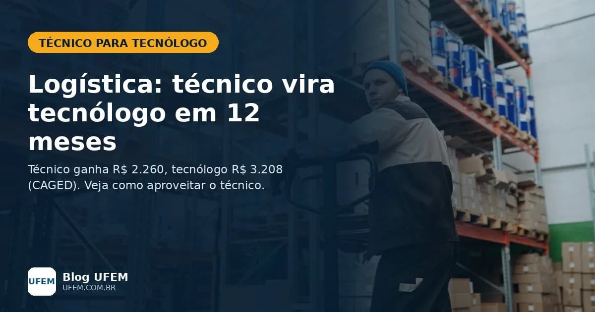 Trabalhador de logística operando uma transpaleteira em corredor de armazém industrial